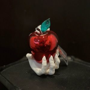Evil Apple Nightlight Wallflowers
Fragrance Plug Halloween 2022 BNWT